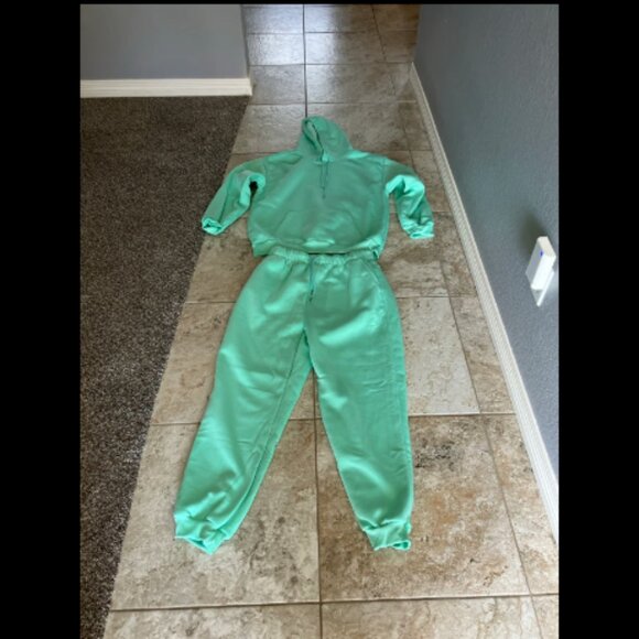 🎃3/$10 SALE 🎃Green Lounge Set size XL - Picture 1 of 5
